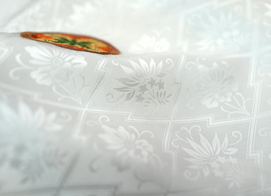 お宮参り着物 男の子 正絹 白地に黄金の鷹と宝尽くし 〜高貴なる白〜d2127