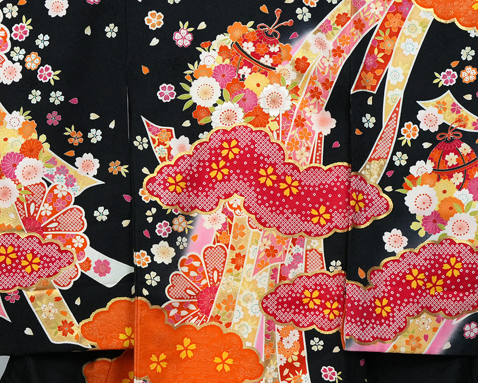 お宮参り 女児 産着 正絹 黒地 鈴に熨斗・四季花 絞り調 金彩 祝着j3027