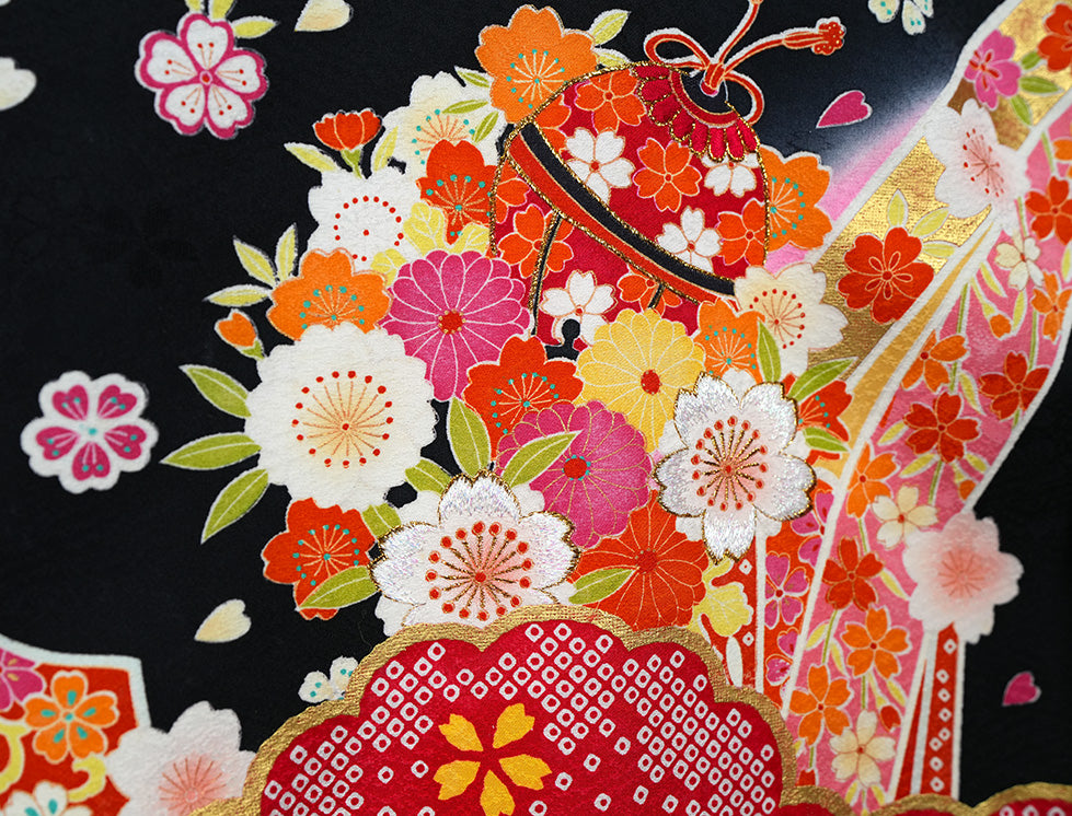 お宮参り 女児 産着 正絹 黒地 鈴に熨斗・四季花 絞り調 金彩 祝着j3027