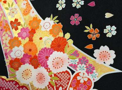 お宮参り 女児 産着 正絹 黒地 鈴に熨斗・四季花 絞り調 金彩 祝着j3027